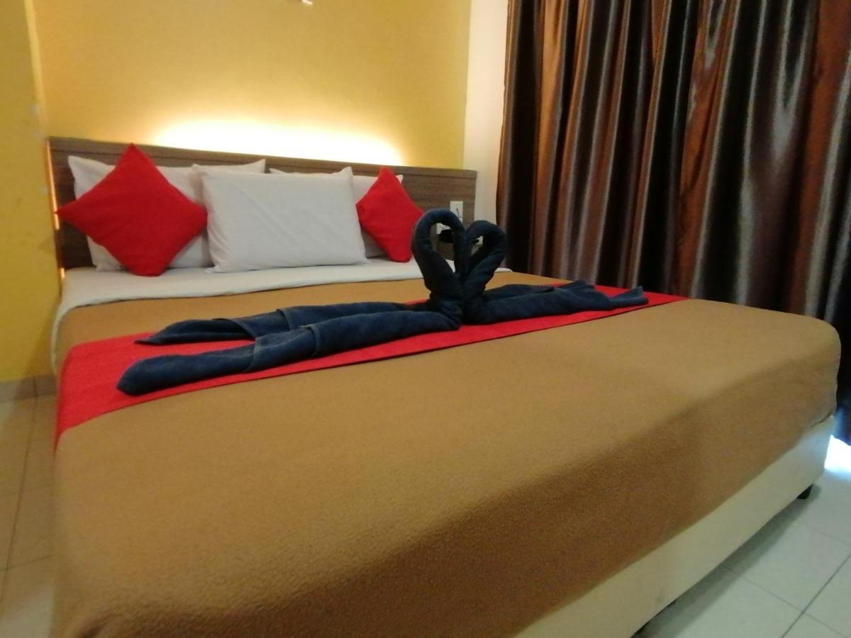 Yellow Mansion Hotel Melaka Raya Экстерьер фото