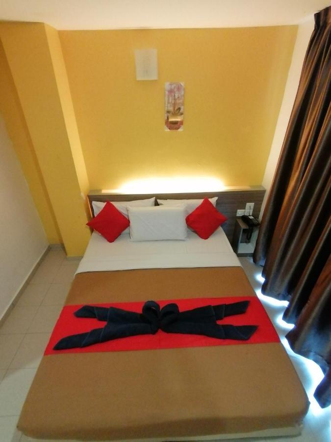 Yellow Mansion Hotel Melaka Raya Экстерьер фото