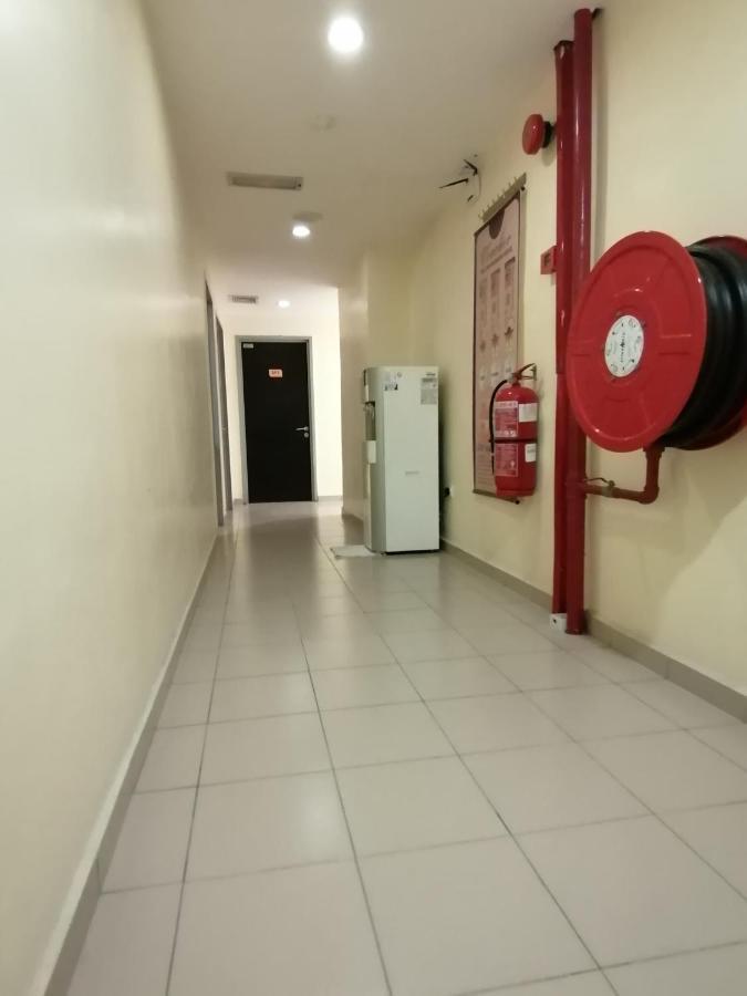 Yellow Mansion Hotel Melaka Raya Экстерьер фото