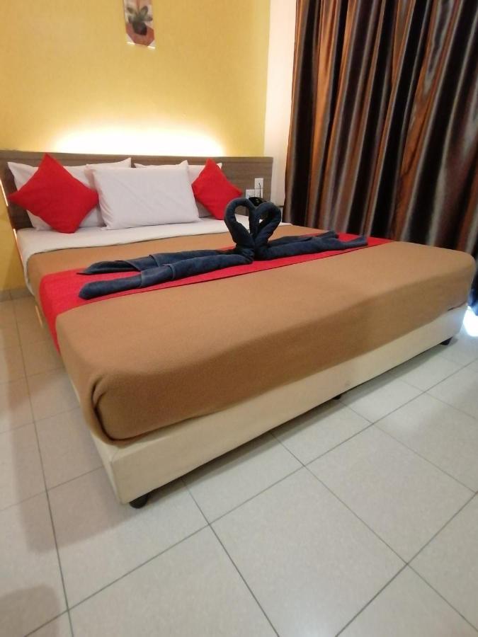 Yellow Mansion Hotel Melaka Raya Экстерьер фото