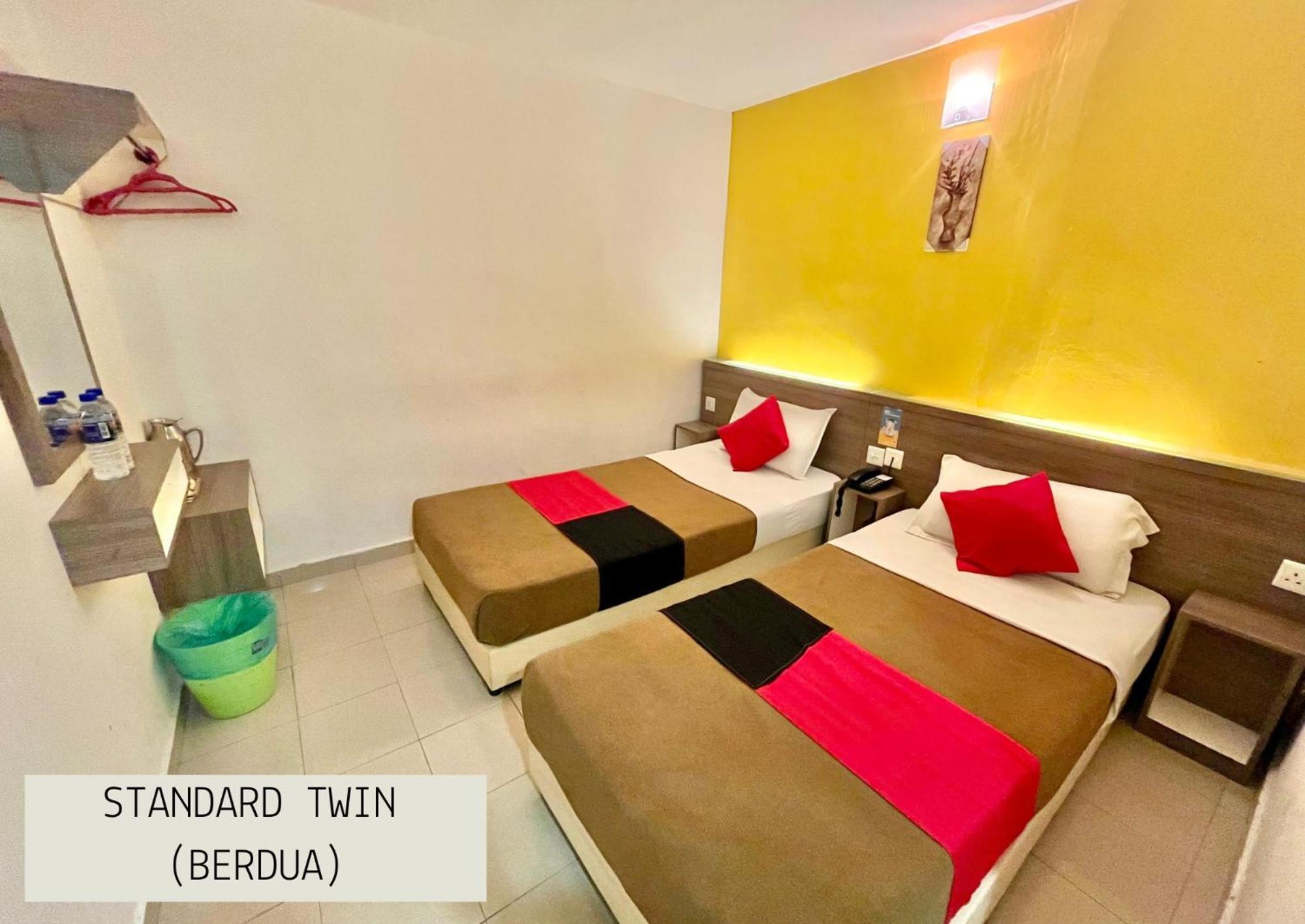 Yellow Mansion Hotel Melaka Raya Экстерьер фото