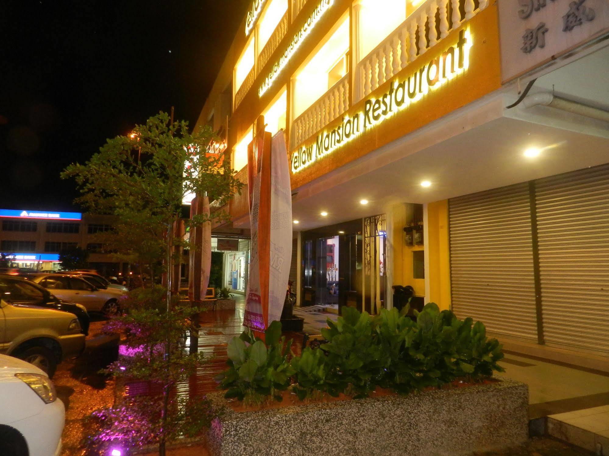 Yellow Mansion Hotel Melaka Raya Экстерьер фото